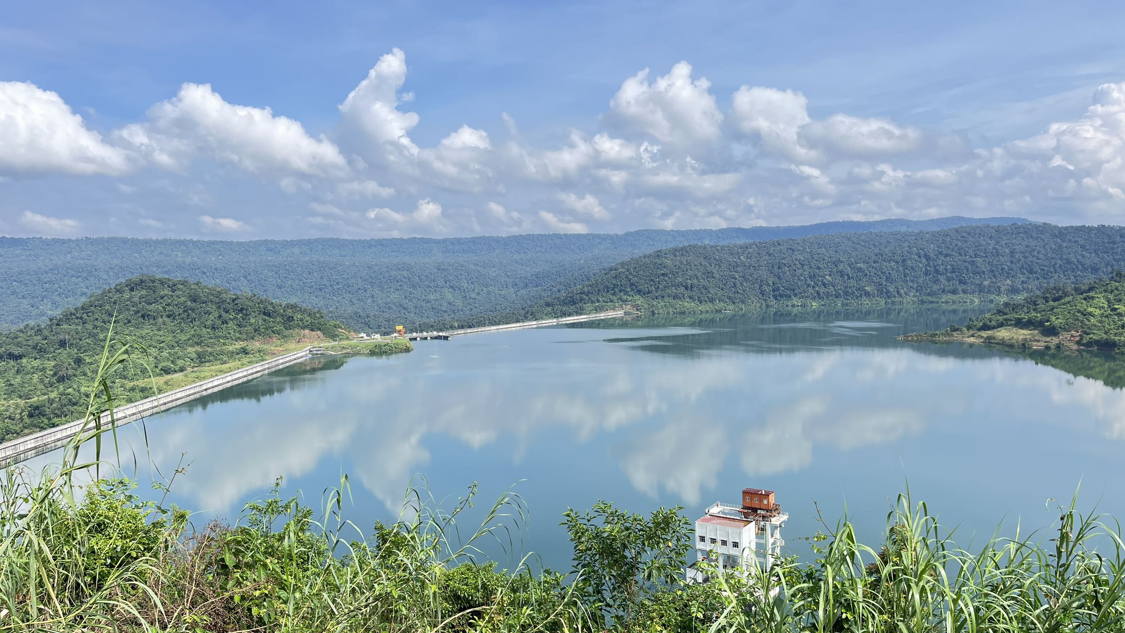 达岱水电站坝区1.jpg